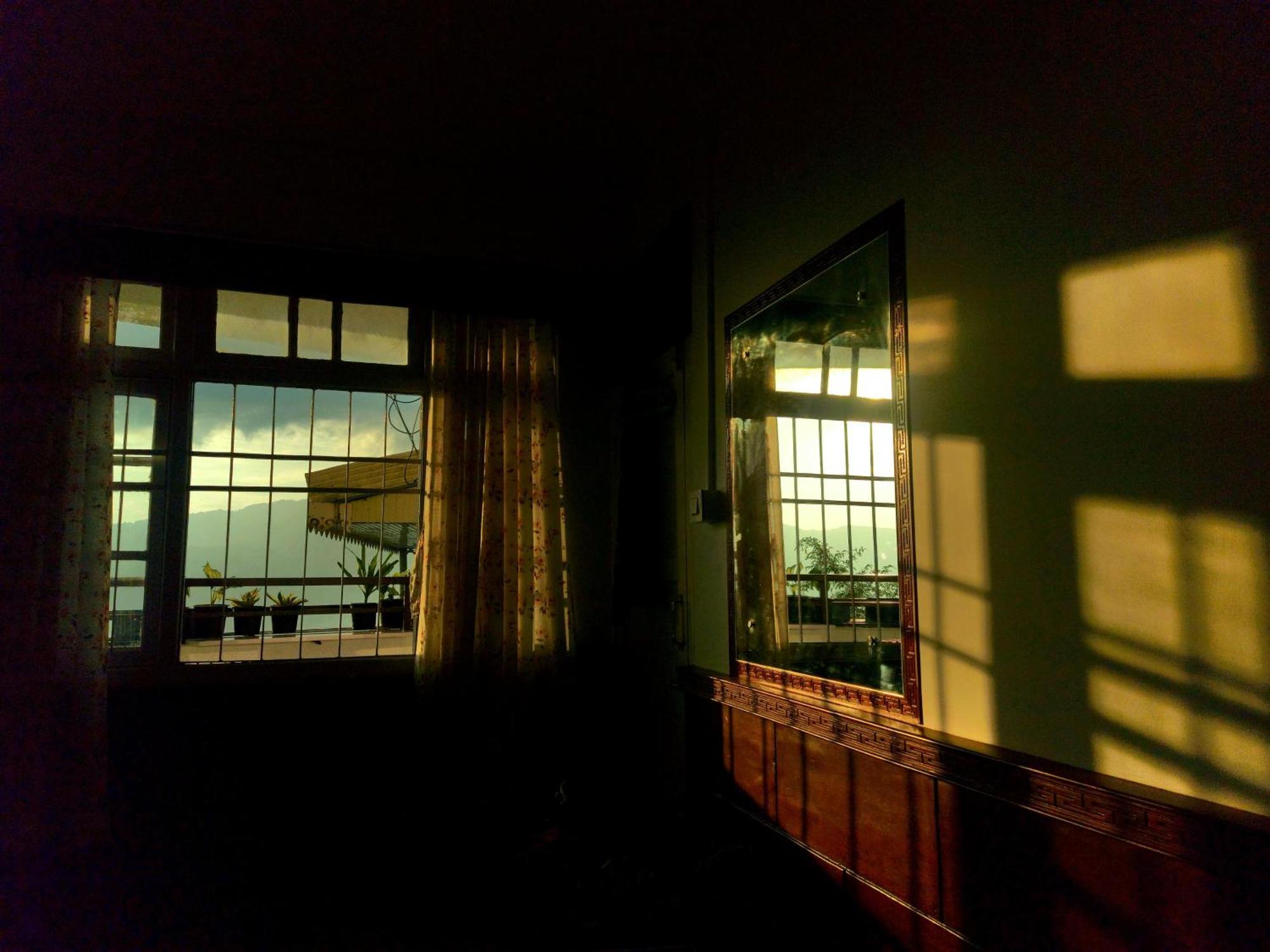 Monratino Ridge View Residency 7 Mins Away From Mg Marg Bed & Breakfast Gangtok Exterior photo